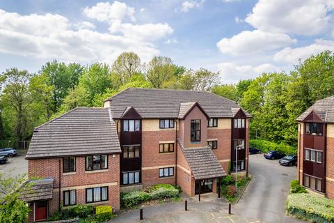 21 Rossignol Gardens, Carshalton, SM5 2ED