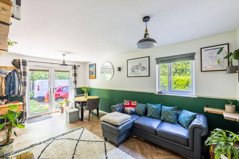 21 Rossignol Gardens, Carshalton, SM5 2ED