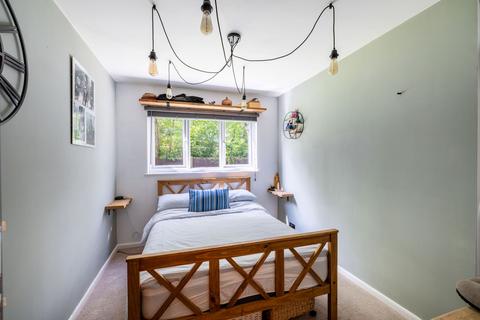21 Rossignol Gardens, Carshalton, SM5 2ED