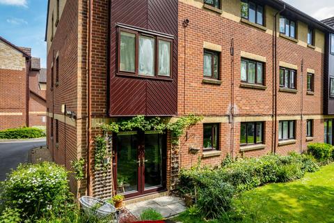 21 Rossignol Gardens, Carshalton, SM5 2ED