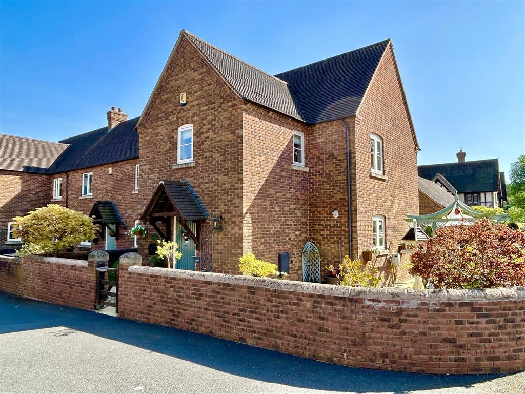 Arleston Manor Mews, Telford TF1 3 bed house for sale - £365,000