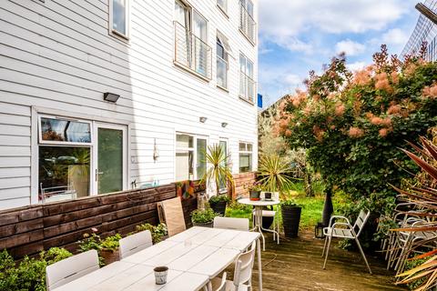 undefined, 20 Mowlem Street, London, E2 9HE