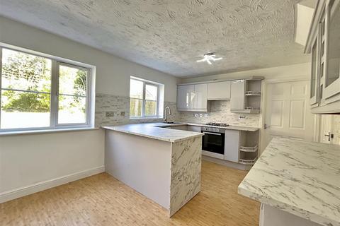 5 Bishops Walk, Cradley Heath, B64 7RH