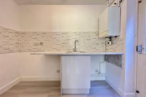 5 Bishops Walk, Cradley Heath, B64 7RH