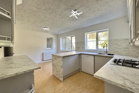 5 Bishops Walk, Cradley Heath, B64 7RH