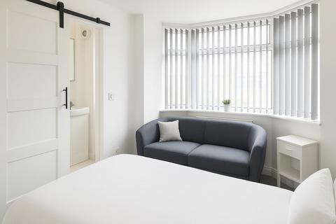 1 bedroom in a house share to rent, Burgess Avenue, London