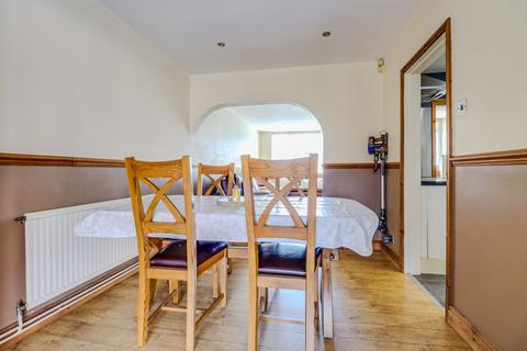 17 Crowhurst Drive, Leicester, LE3 2UJ