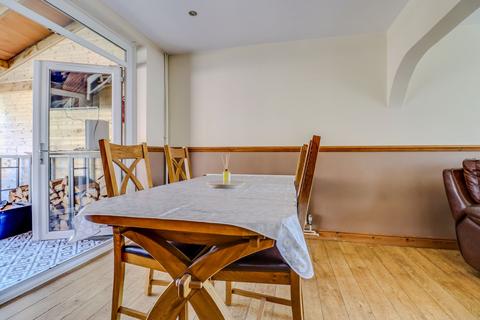 17 Crowhurst Drive, Leicester, LE3 2UJ