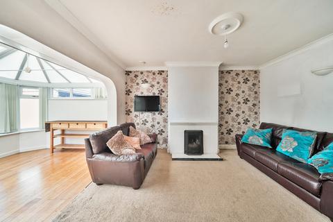 undefined, Chaffinch Avenue, Croydon