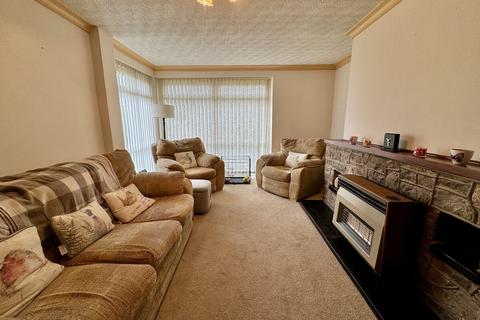 4 bedroom detached house for sale, Ffordd Pendyffryn, Holyhead, LL65