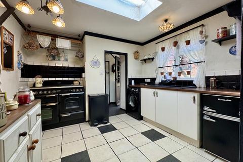 2 bedroom end of terrace house for sale, Station Road, Southminster