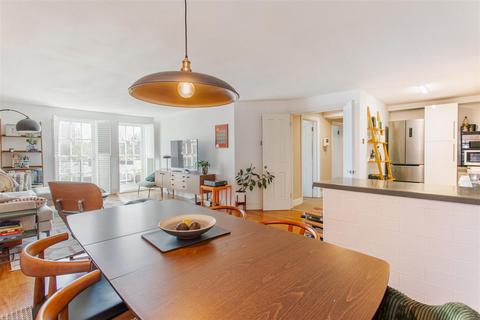 17 Hanover Place, London, E3 4QD