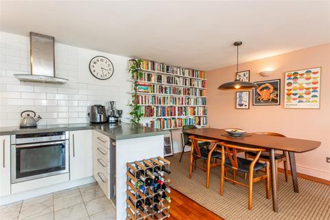 17 Hanover Place, London, E3 4QD
