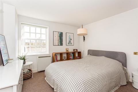 17 Hanover Place, London, E3 4QD