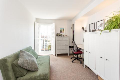 17 Hanover Place, London, E3 4QD