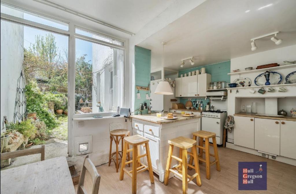 Photoshopped kitchen.png