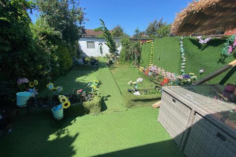 3 bedroom terraced house for sale, Becontree Avenue, Dagenham