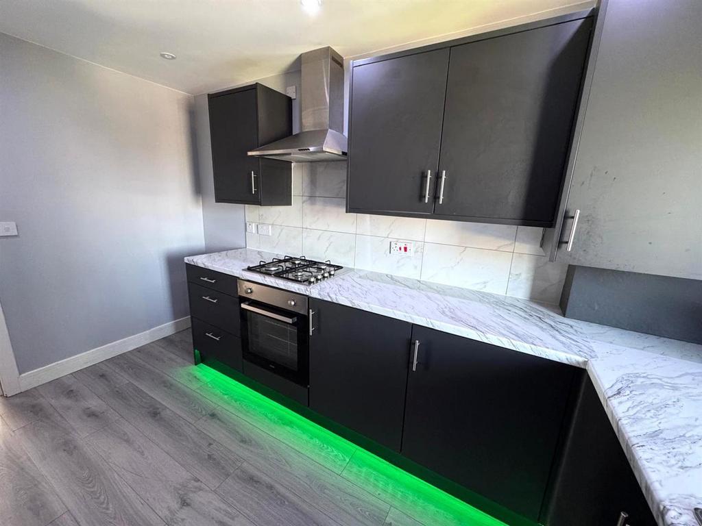 Kitchen 1.jpeg