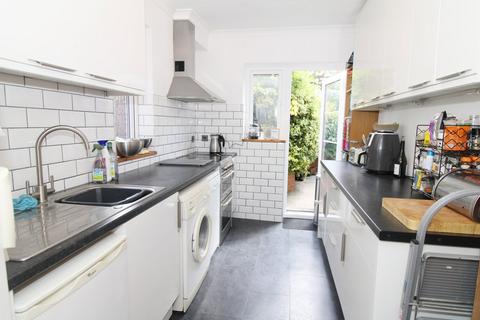 63 The Crescent, West Wickham, BR4 0HD