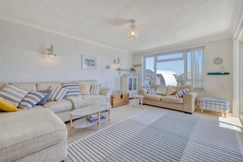 2 bedroom apartment for sale, Eastern Esplanade, Thorpe Bay, Essex, SS1