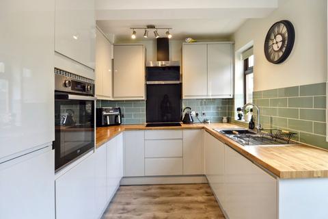6 Mayfield Road, Albrighton, Wolverhampton, WV7 3JY