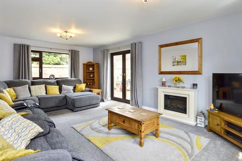 6 Mayfield Road, Albrighton, Wolverhampton, WV7 3JY