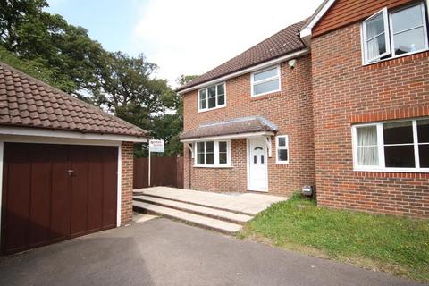 16 Falcon Wood, Leatherhead, KT22 7TF