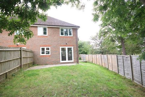 16 Falcon Wood, Leatherhead, KT22 7TF