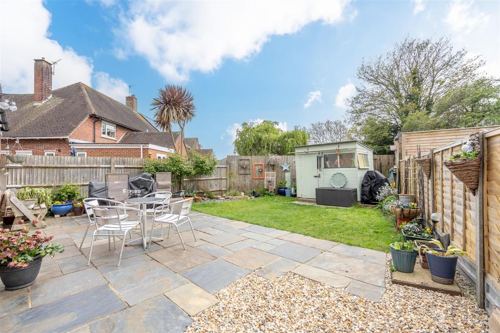 Rear Garden (2).jpg