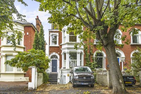 6c Avenue Crescent, London, W3 8EW