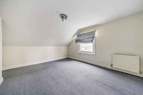 6c Avenue Crescent, London, W3 8EW