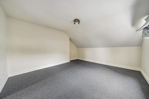 6c Avenue Crescent, London, W3 8EW