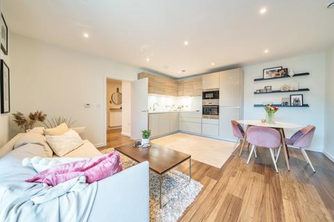 16, Alacia Court Palmerston Road, London, W3 8GJ