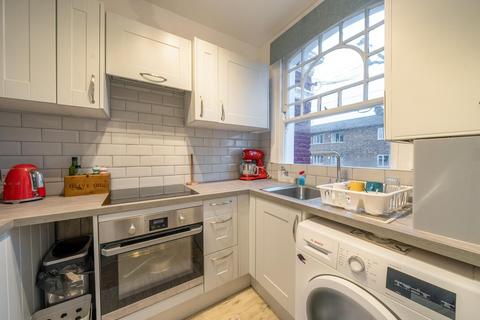 1 bedroom flat for sale, Crockerton Road, Upper Tooting, London, SW17
