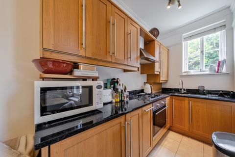 1 bedroom flat for sale, Elmfield Road, Balham, London, SW17