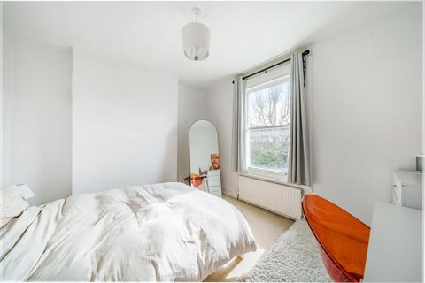 3 bedroom flat for sale, Sternhold Avenue, Balham, London, SW2