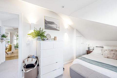 1 bedroom flat for sale, Balham High Road, Balham, London, SW17