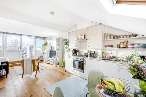 1 bedroom flat for sale, Balham High Road, Balham, London, SW17