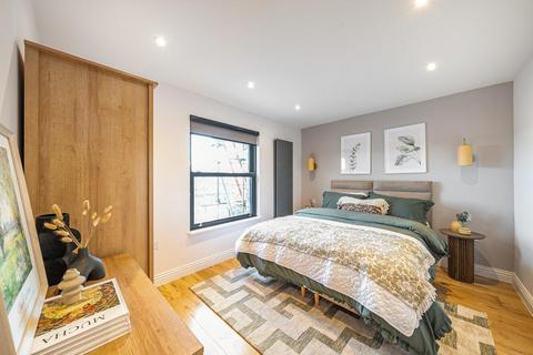 2 bedroom maisonette for sale, Fernlea Road, Balham, London, SW12