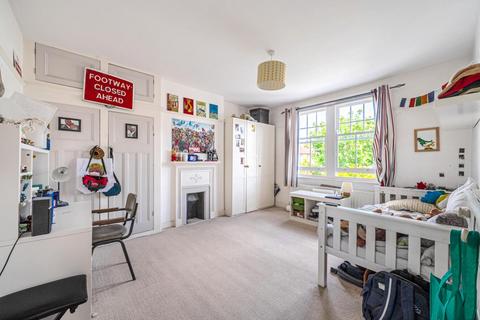 3 Holmside Road, London, SW12 8RJ