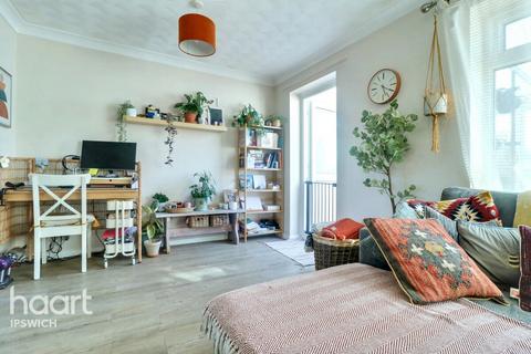 16 Mottram Close, Ipswich, IP2 9XQ