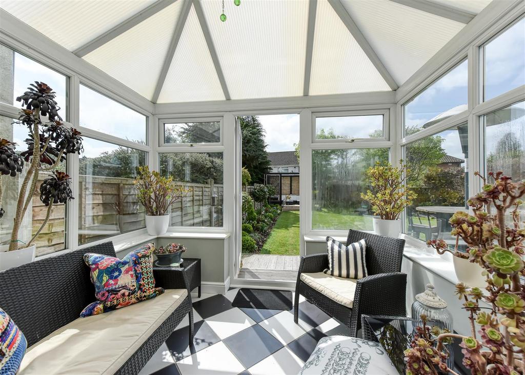 24 Queens Gardens-conservatory.jpg