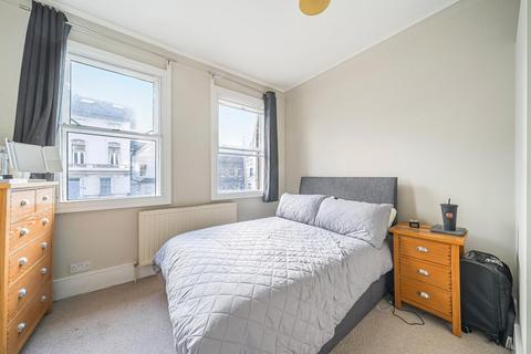 3 bedroom flat for sale, Queenstown Road, Battersea, London, SW8