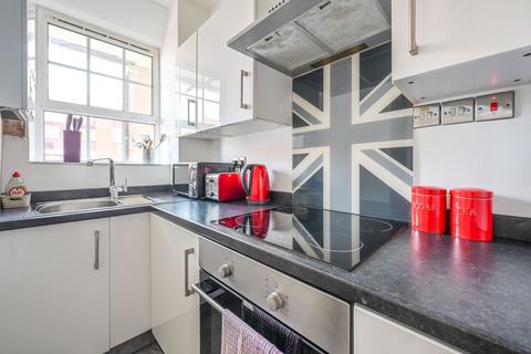 Shadwell Gardens, Shadwell, London, E1