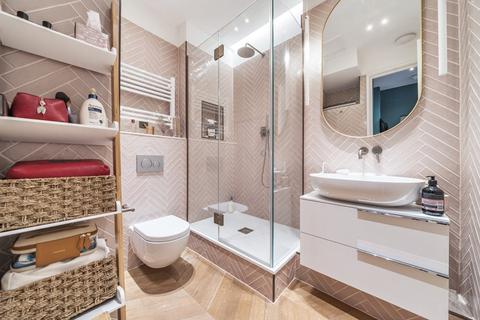 1 bedroom flat for sale, Porchester Square, Bayswater, London, W2