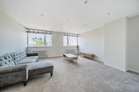 1 Holmdene Close, Beckenham, BR3 6QG