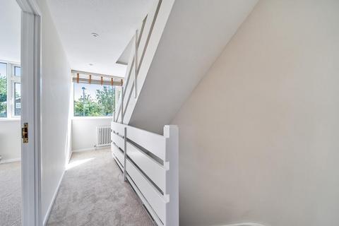 1 Holmdene Close, Beckenham, BR3 6QG