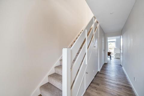 1 Holmdene Close, Beckenham, BR3 6QG