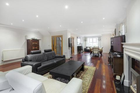 4 bedroom detached house for sale, Deveraux Close, Beckenham, Kent, BR3