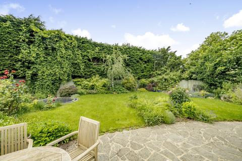 9 Edgefield Close, Beckenham, BR3 1DJ